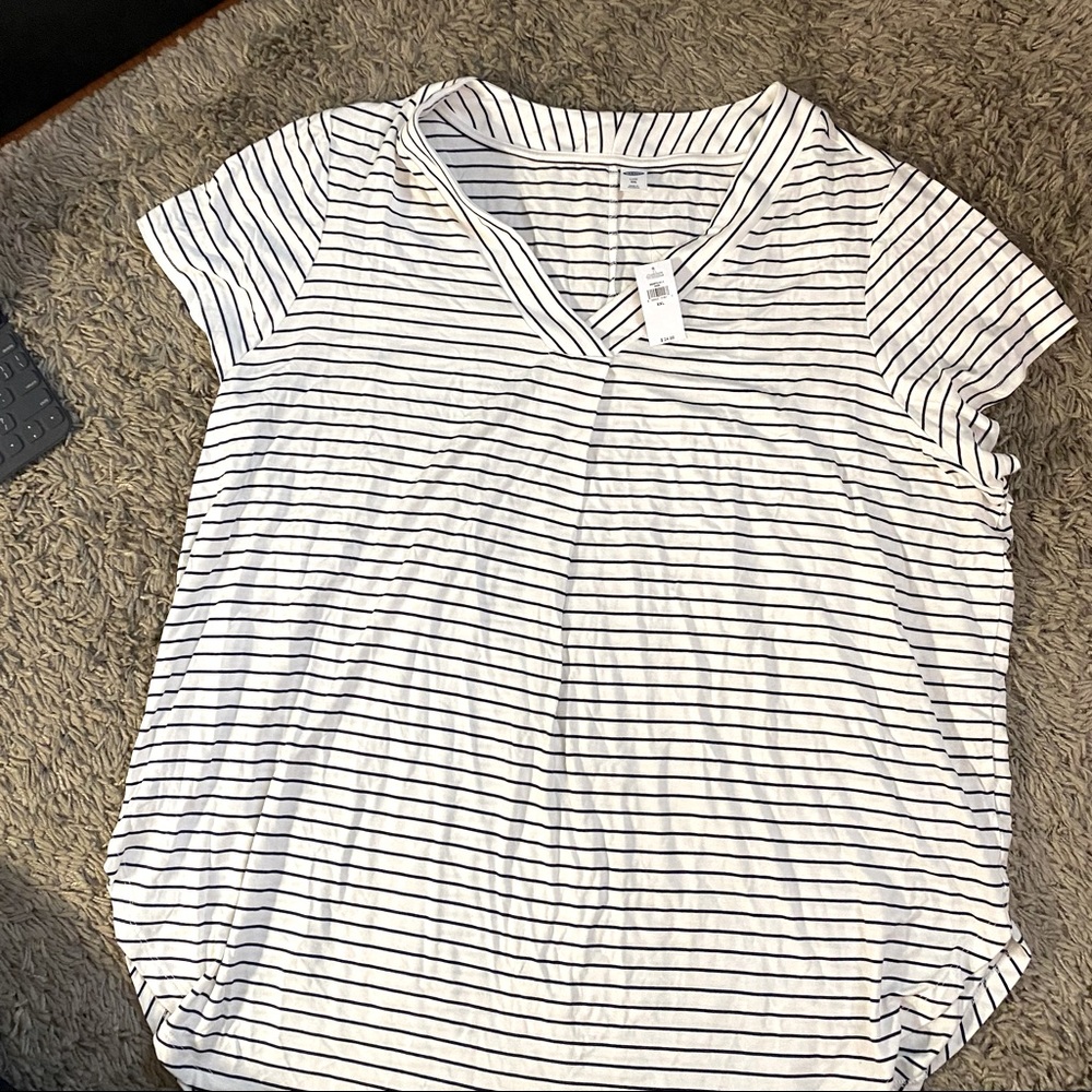 Old Navy Women’s T-Shirt! NEW!